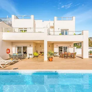 villa-catalina-nerja.1costadelsol.com/